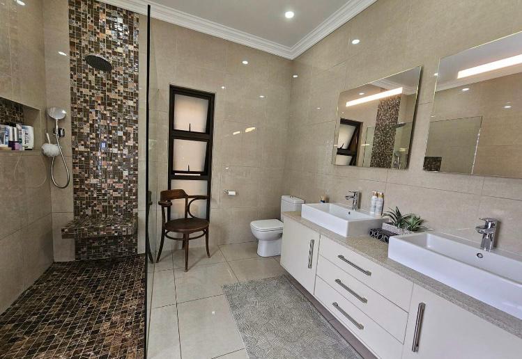 To Let 5 Bedroom Property for Rent in Jim Fouchepark Free State